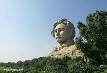 毛泽东青年艺术雕塑第 3 张图片