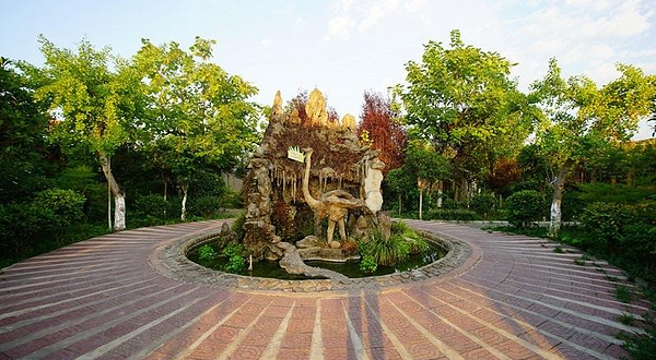 丽江鸵鸟园水上世界