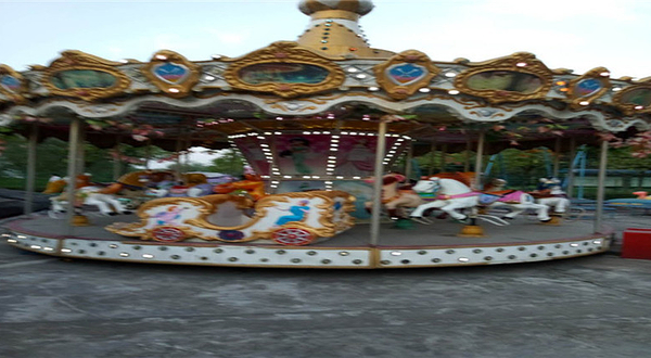 青山江滩游乐场