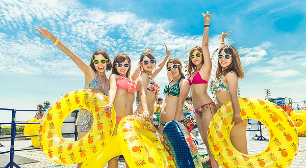 金鹰955电台“疯狂滑道”crazy way 夏日国际亲水潮玩趴