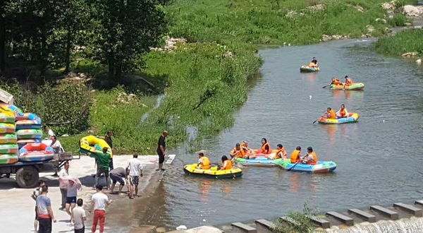 平山拦道石漂流