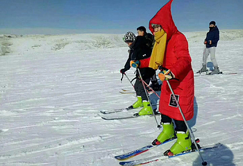 汗腾格里滑雪场第 4 张图片