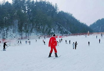 黄冈桃花冲滑雪场第 38 张图片