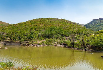 万安山旅游度假区七彩大峡谷第 5 张图片
