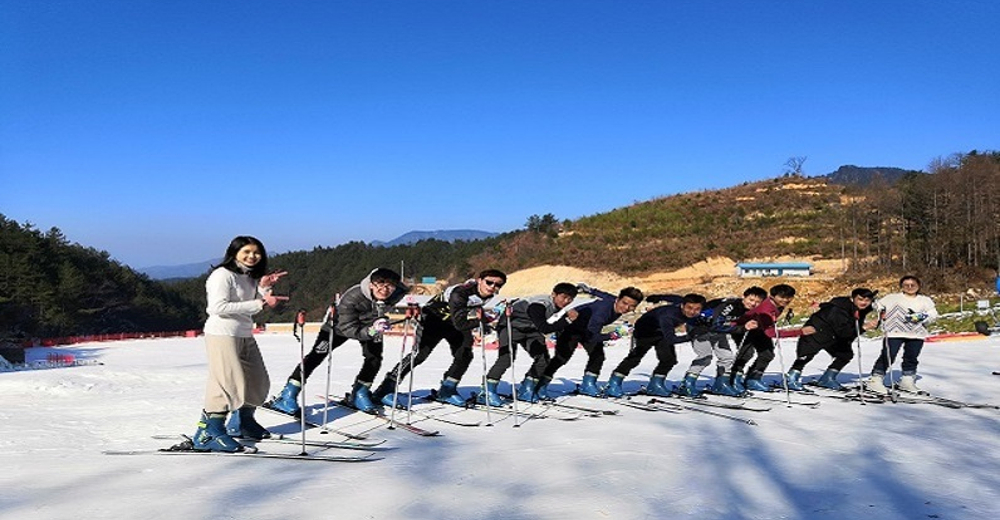 英山桃花冲滑雪乐园 2小时滑雪票