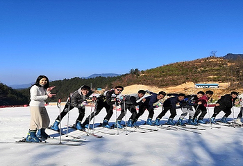 黄冈桃花冲滑雪场第 35 张图片