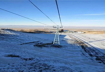 巩留县冰雪运动中心滑雪场第 7 张图片