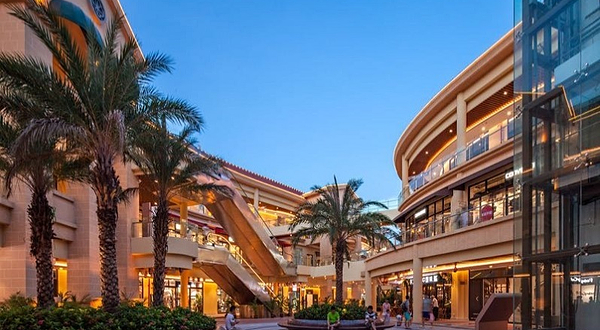 亚龙湾壹号小镇奥特莱斯