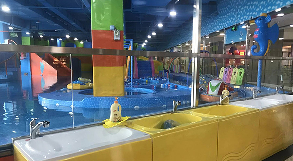 梦幻水城恒温水上乐园