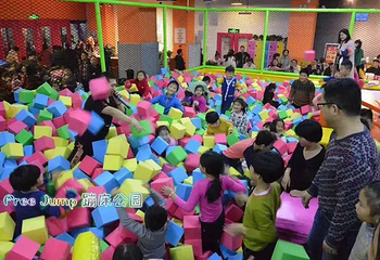 郑州Free Jump蹦床公园第 1 张图片