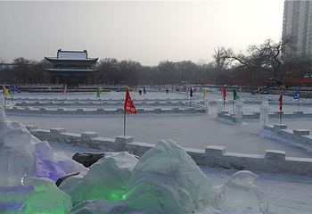 滨湖河中央公园北街冰雪乐园第 4 张图片