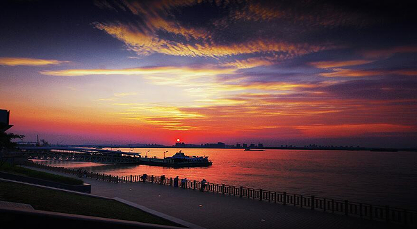 五马渡长江游船