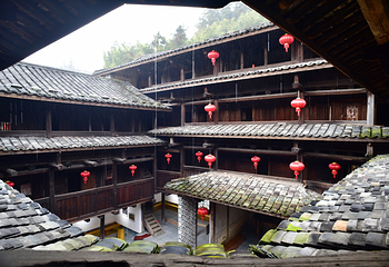 田中赋土楼群第 2 张图片