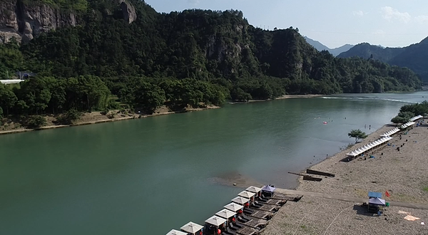 楠溪江岭下竹筏漂流