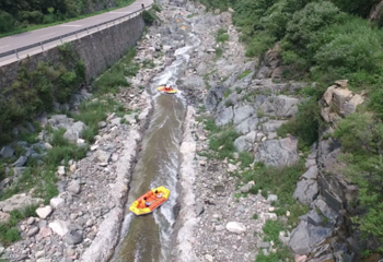嶂石岩峡谷漂流第 5 张图片