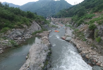 嶂石岩峡谷漂流第 3 张图片