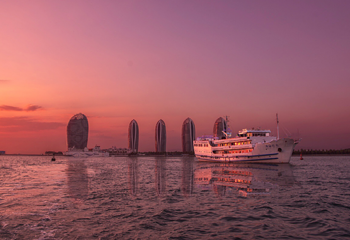 洋海之光号夜游三亚湾第 12 张图片