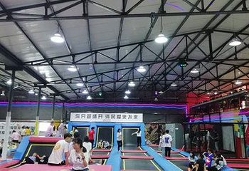 奥斯卡蹦床第 2 张图片