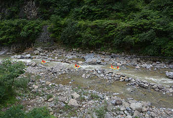 重庆溶洞谷漂流第 14 张图片
