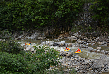 重庆溶洞谷漂流第 13 张图片