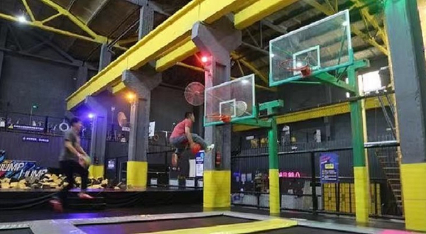 蹦床达人主题乐园