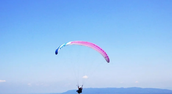 戈尔潭滑翔伞