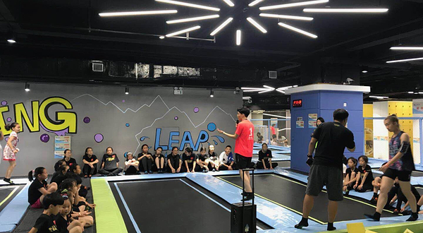 反弹蹦床公园(大连开发区万达店)