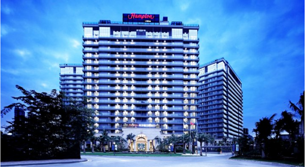 三亚湾希尔顿欢朋酒店