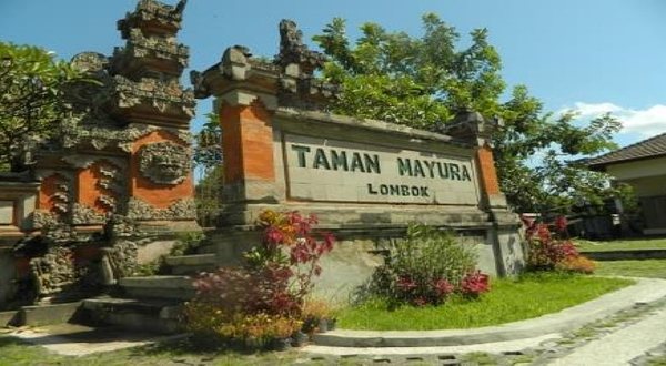 马古拉寺---摩由罗水之宫殿