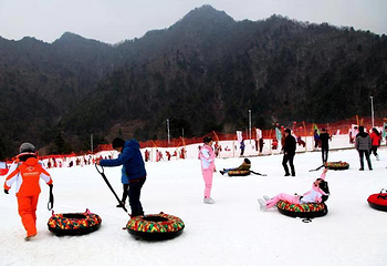 紫柏山国际滑雪场第 3 张图片