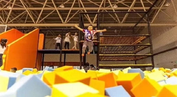 YOYO-JUMP蹦床主题乐园