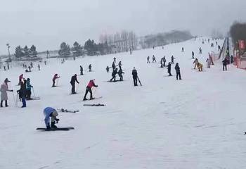 名都滑雪场第 8 张图片