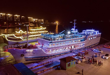 洋海之光号夜游三亚湾第 11 张图片