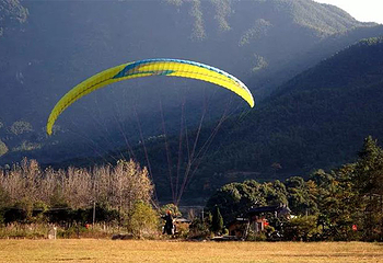 明月山滑翔伞基地第 4 张图片