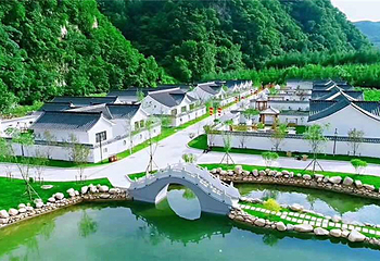 枫林谷里房车露营公园第 7 张图片