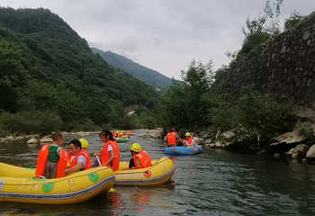 广元雪溪洞峡谷漂流第 15 张图片