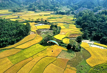 北部湾望海岭国际滑翔伞基地第 11 张图片