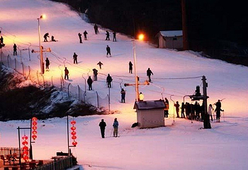 莲青山滑雪场第 8 张图片