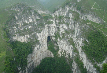 穿洞天坑第 7 张图片