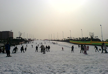白鹿原滑雪场第 5 张图片