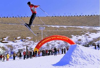 江南天池滑雪场第 5 张图片