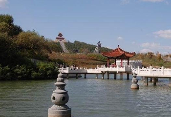 辽阳龙石风景旅游区第 1 张图片