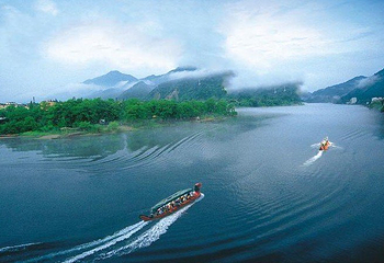 新安江龙舟漂游第 17 张图片