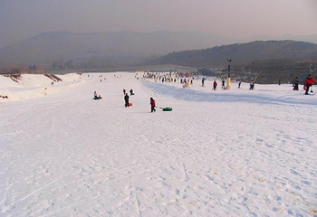 天谷旅游区滑雪场（原天然地下画廊滑雪场）第 9 张图片