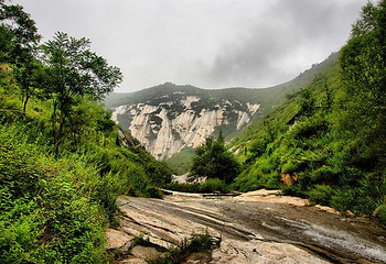 小秦岭地质公园第 1 张图片