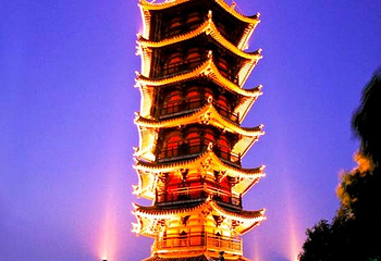 隆山塔第 1 张图片