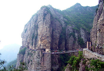 山间吊桥第 1 张图片