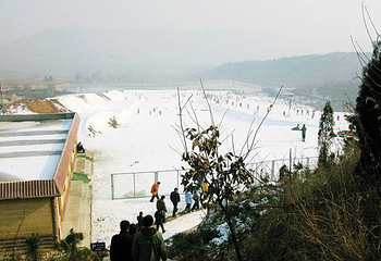 天谷旅游区滑雪场（原天然地下画廊滑雪场）第 10 张图片