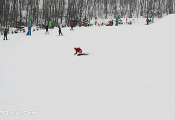 鸣山绿洲滑雪场第 3 张图片