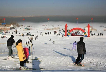 大漠沙湖滑雪场第 6 张图片